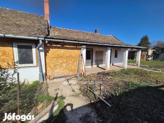 Eladó 123 nm-es ház Szentes