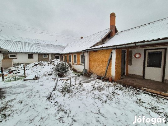 Eladó 123 nm-es ház Szentes