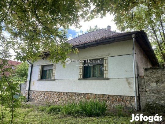 Eladó 124 nm-es ház Bakonykúti