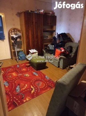 Eladó 125 nm-es ház Bár