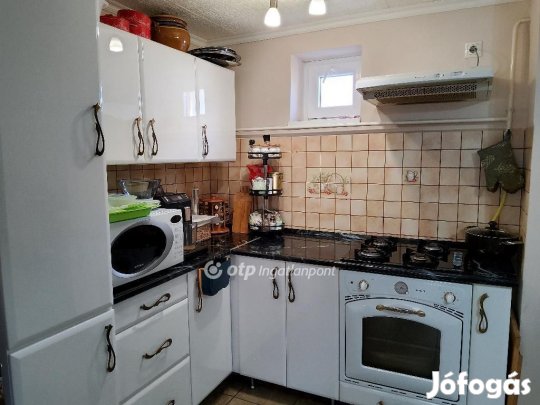 Eladó 125 nm-es ház Hatvan