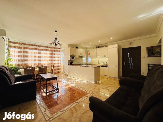 Eladó 125 nm-es ház Mikepércs