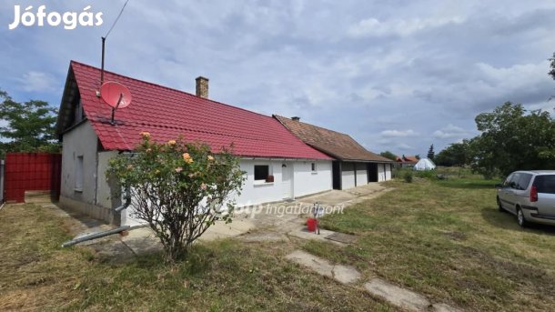 Eladó 125 nm-es ház Nádudvar