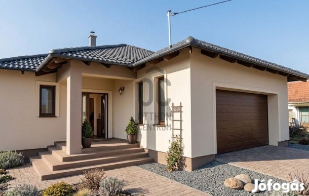 Eladó 125 nm-es ház Tápiószele