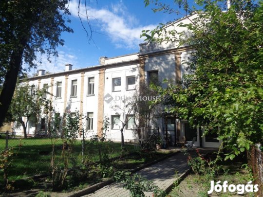 Eladó 1263 nm-es ház Ercsi