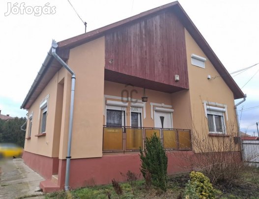 Eladó 126 nm-es ház Tápiószentmárton