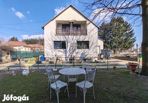Eladó 127 nm-es ház Erdőkertes