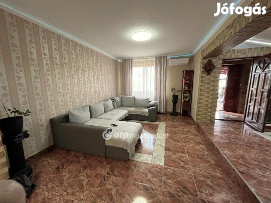 Eladó 127 nm-es ház Rimóc