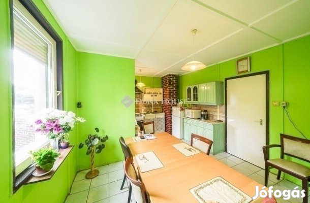 Eladó 129 nm-es ház Vecsés