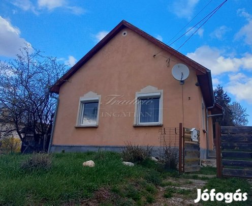 Eladó 130 m2 családi ház, Győrújbarát