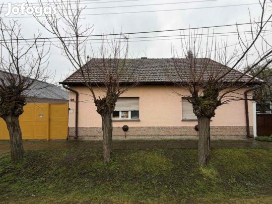 Eladó 130 nm-es Felújítandó Családi ház Gyula Szőlőskert utca 96