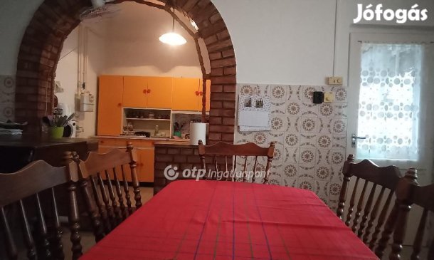 Eladó 130 nm-es ház Berettyóújfalu