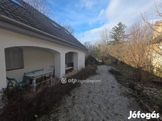 Eladó 130 nm-es ház Pápasalamon