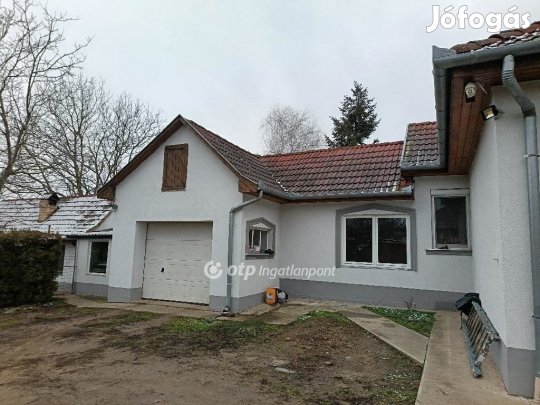 Eladó 130 nm-es ház Sáránd