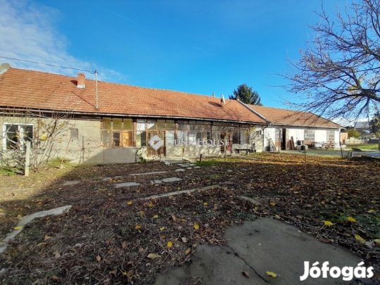 Eladó 131 nm-es ház Békéscsaba