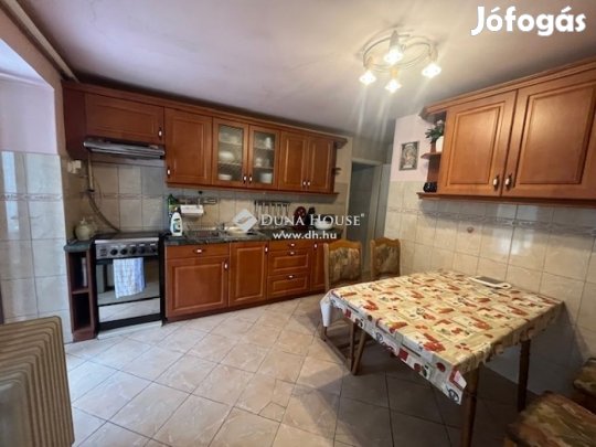 Eladó 132 nm-es ház Pécs