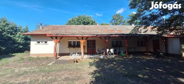 Eladó 133 nm-es Újszerű állapotú Családi ház Bócsa I. Kőrzet