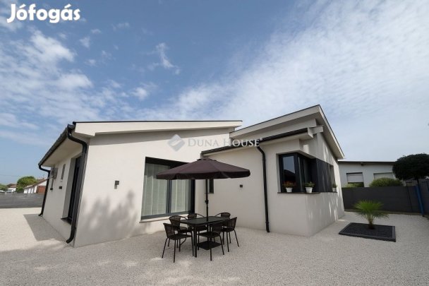 Eladó 134 nm-es ház Kecskemét