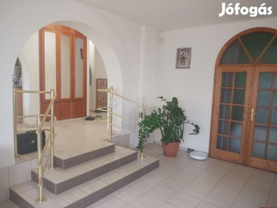 Eladó 134 nm-es ház Szigethalom