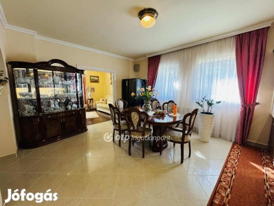 Eladó 135 nm-es ház Debrecen