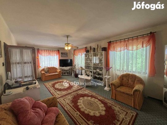Eladó 135 nm-es ház Szalaszend