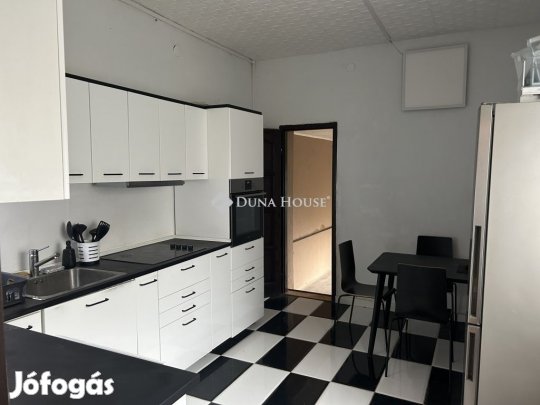 Eladó 136 nm-es ház Székesfehérvár