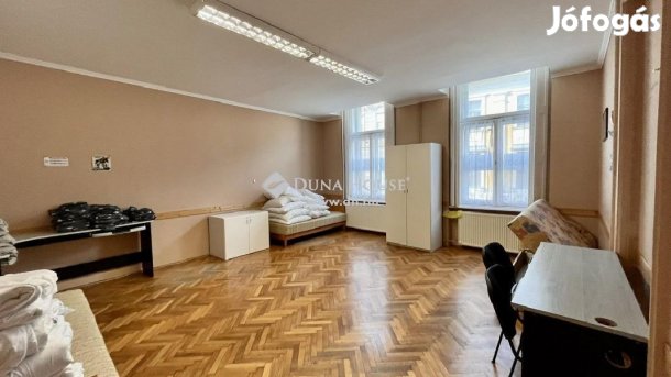 Eladó 136 nm-es lakás Szombathely