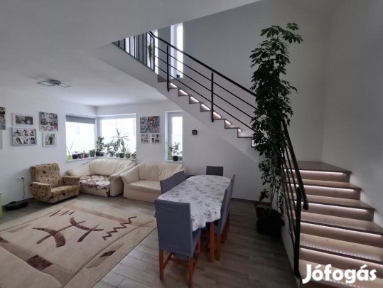 Eladó 138 nm-es Újszerű állapotú Családi ház Ebes