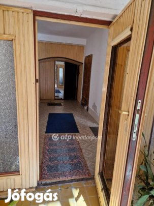 Eladó 138 nm-es ház Esztergom