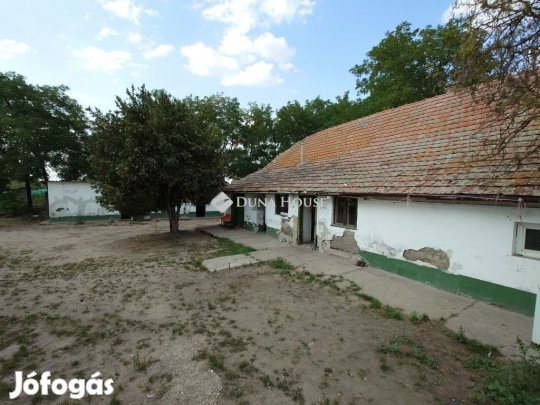 Eladó 138 nm-es ház Kecskemét