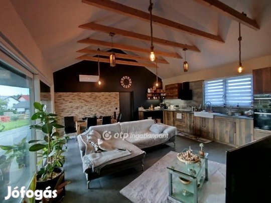 Eladó 138 nm-es ház Pécs