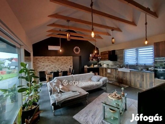 Eladó 138 nm-es ház Pécs