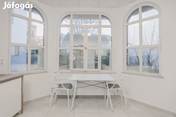 Eladó 138 nm-es lakás Pécs