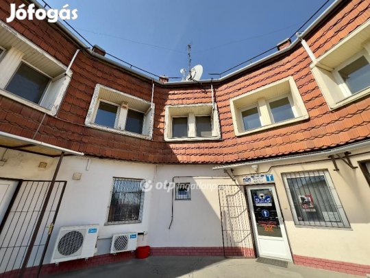 Eladó 139 nm-es iroda Érd