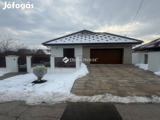 Eladó 140 nm-es ház Ceglédbercel