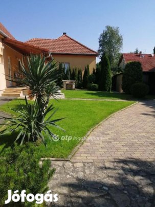 Eladó 140 nm-es ház Harkány