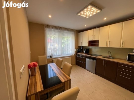 Eladó 140 nm-es ház Pécs