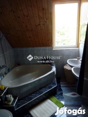 Eladó 140 nm-es ház Pécs
