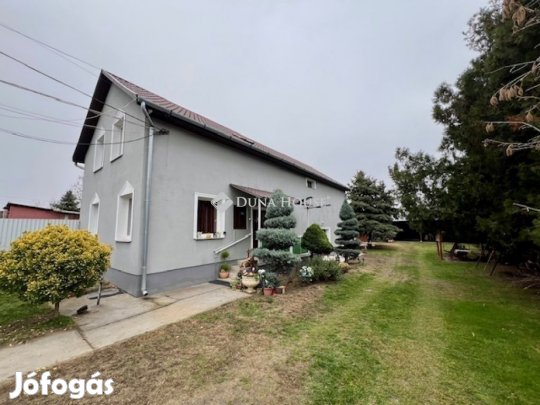 Eladó 140 nm-es ház Pilis