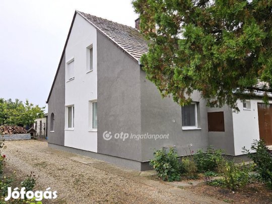 Eladó 141 nm-es ház Sárszentmihály