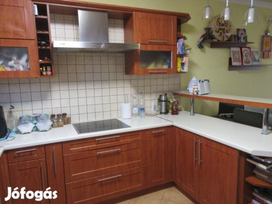 Eladó 142 nm-es Felújított Sorház Debrecen