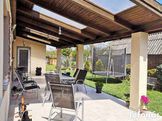 Eladó 142 nm-es Újszerű állapotú Családi ház Tiszaújváros