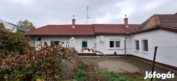 Eladó 142 nm-es ház Gödöllő