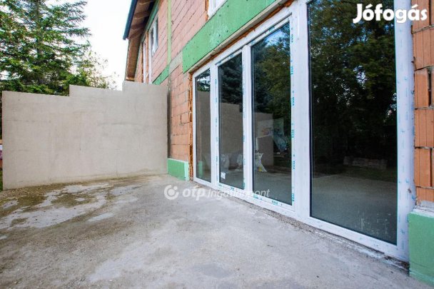 Eladó 142 nm-es ház Kápolnásnyék
