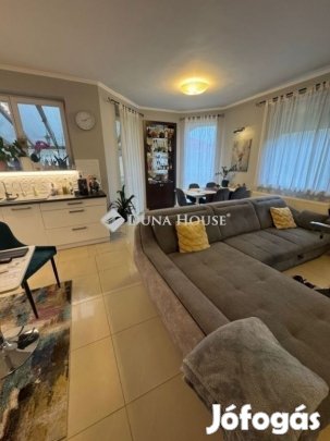 Eladó 144 nm-es ház Debrecen