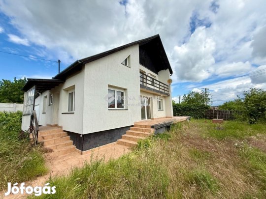 Eladó 145 nm-es ház Balatonalmádi