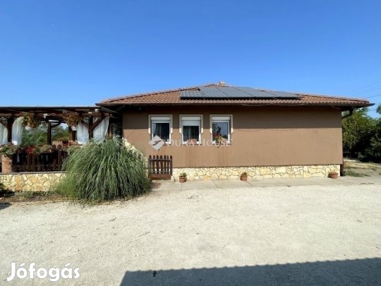 Eladó 145 nm-es ház Kecskemét