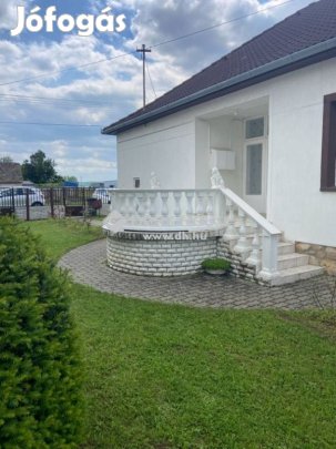 Eladó 146 nm-es ház Bonyhád