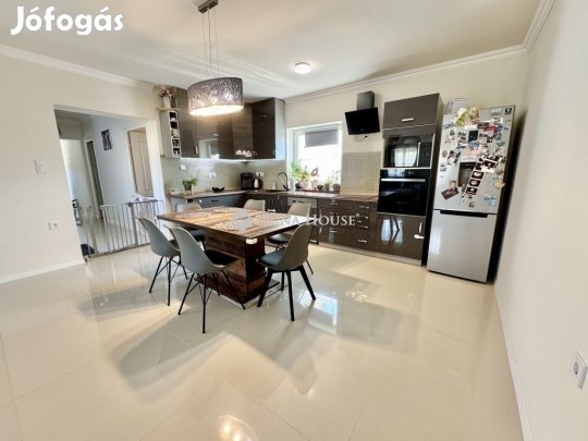 Eladó 147 nm-es ház Kóka