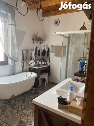 Eladó 148 nm-es ház Helvécia